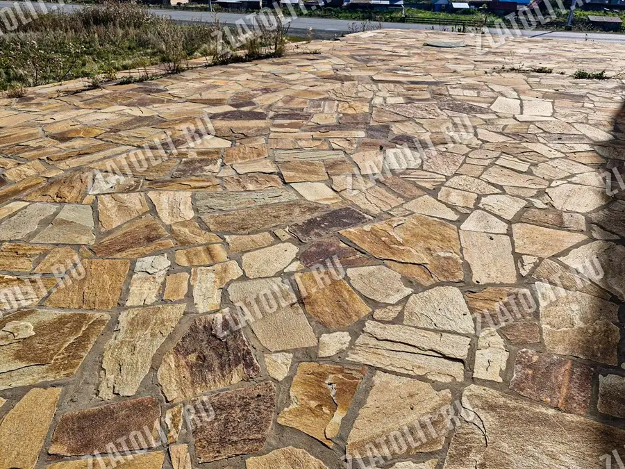 жёлтый плитняк златолит для мощения и облицовки в наличии от производителя